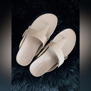 NATURALIZER GENN TWIRL SANDAL